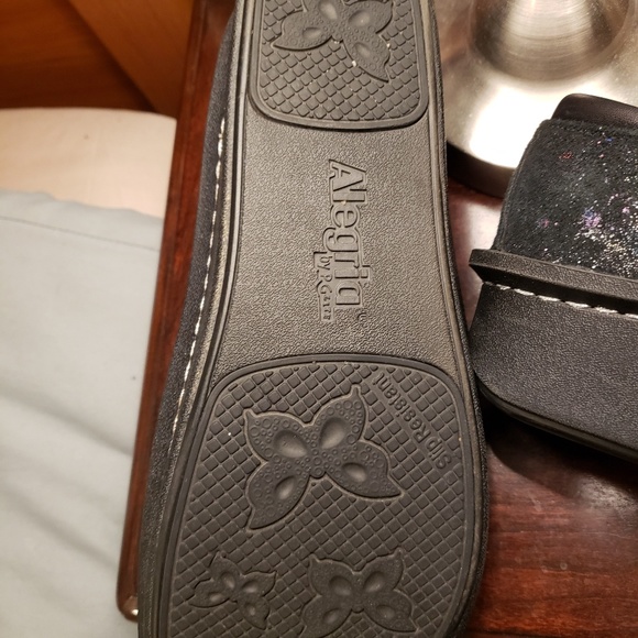 Alegria Clogs - Picture 2 of 3